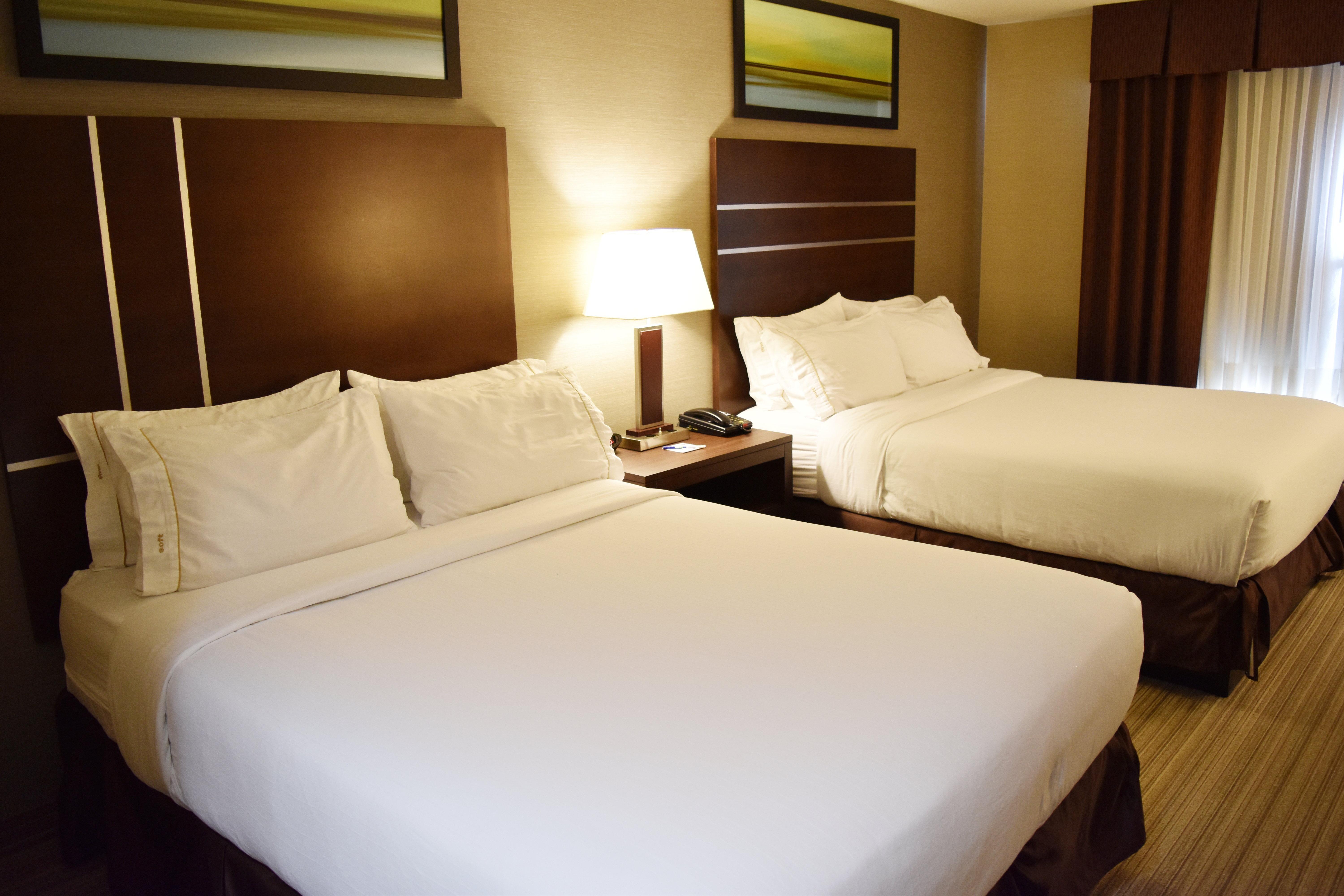 Holiday Inn Express Golden-Kicking Horse By Ihg Zewnętrze zdjęcie