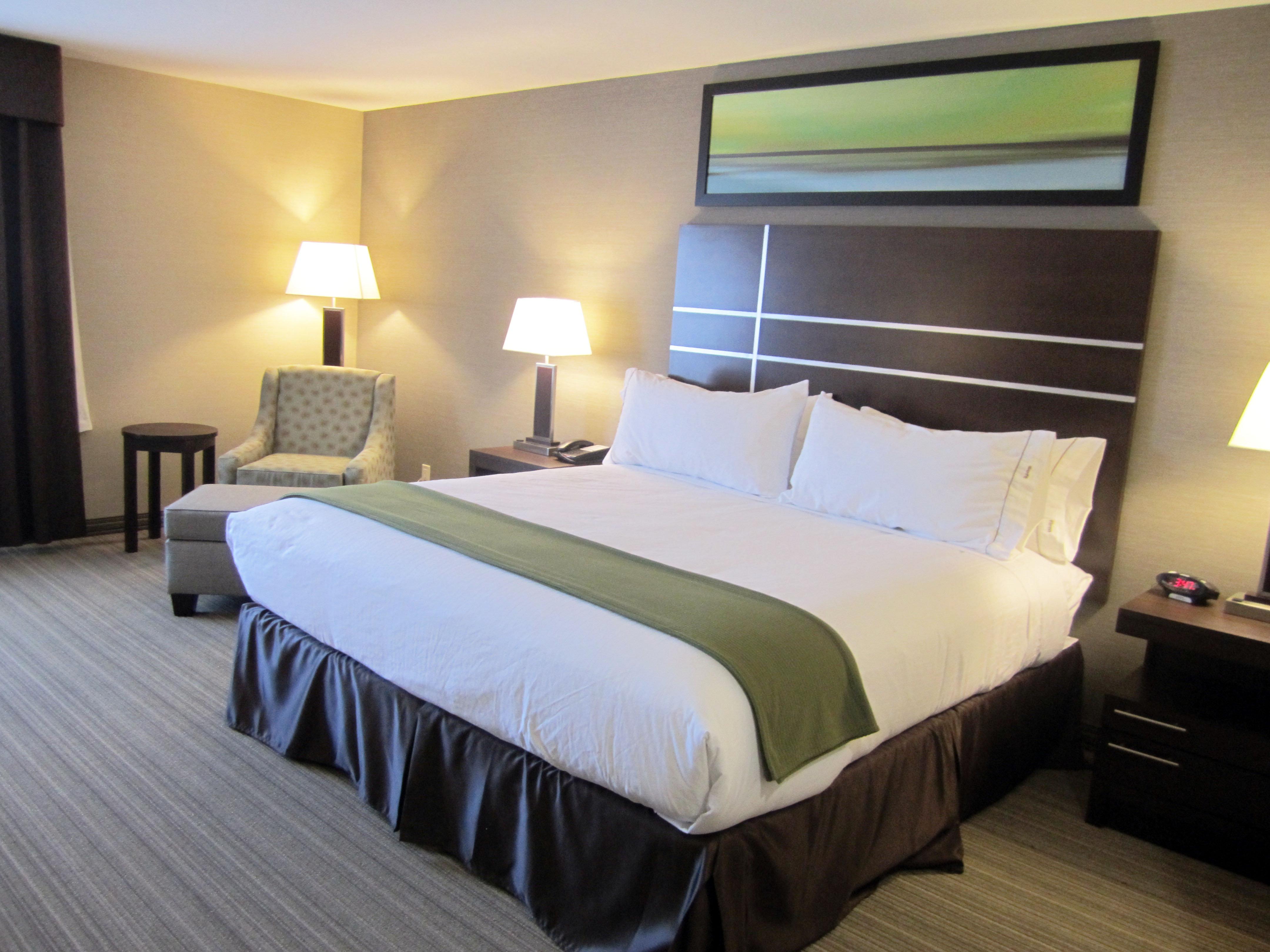 Holiday Inn Express Golden-Kicking Horse By Ihg Zewnętrze zdjęcie