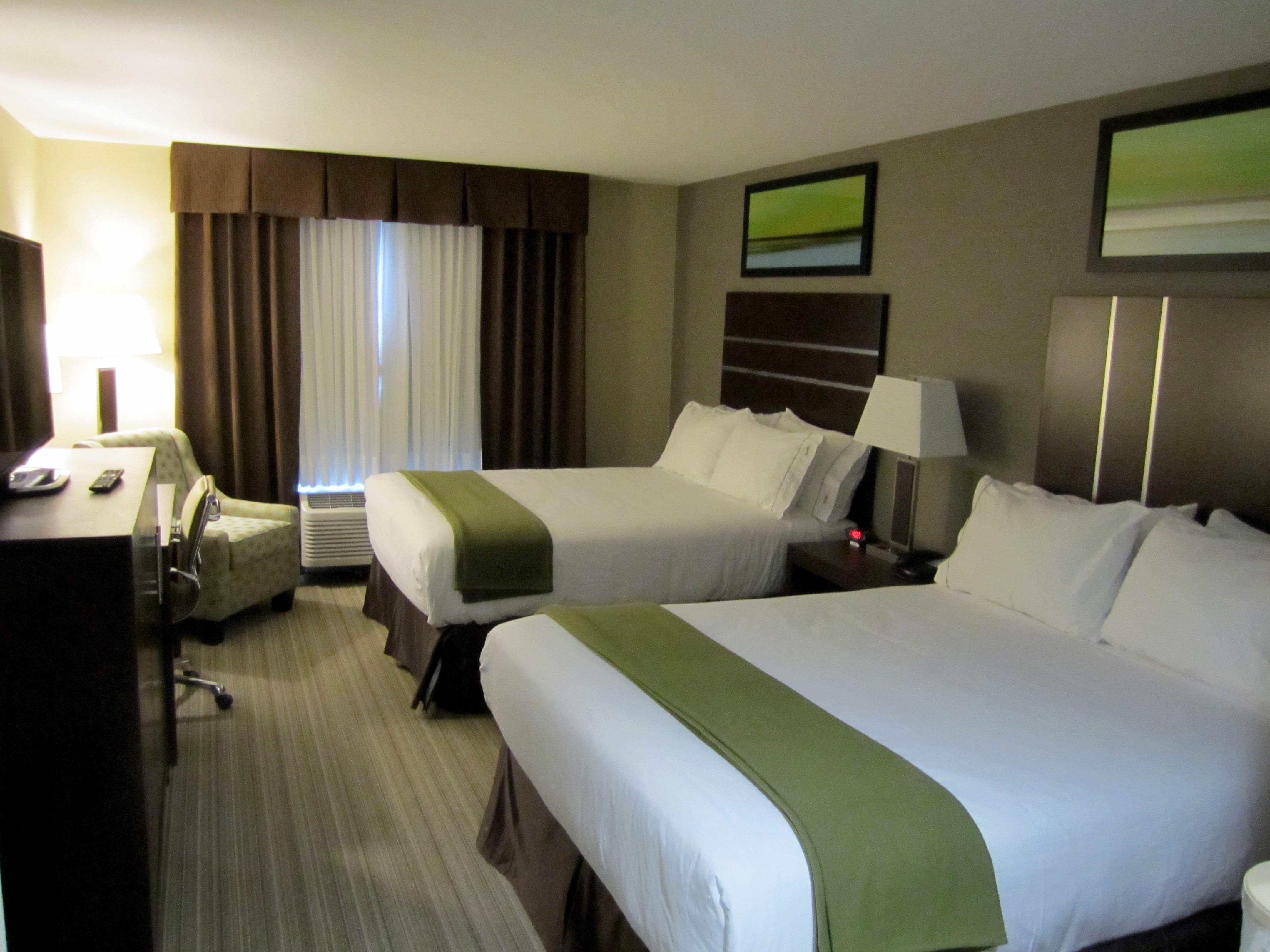Holiday Inn Express Golden-Kicking Horse By Ihg Zewnętrze zdjęcie