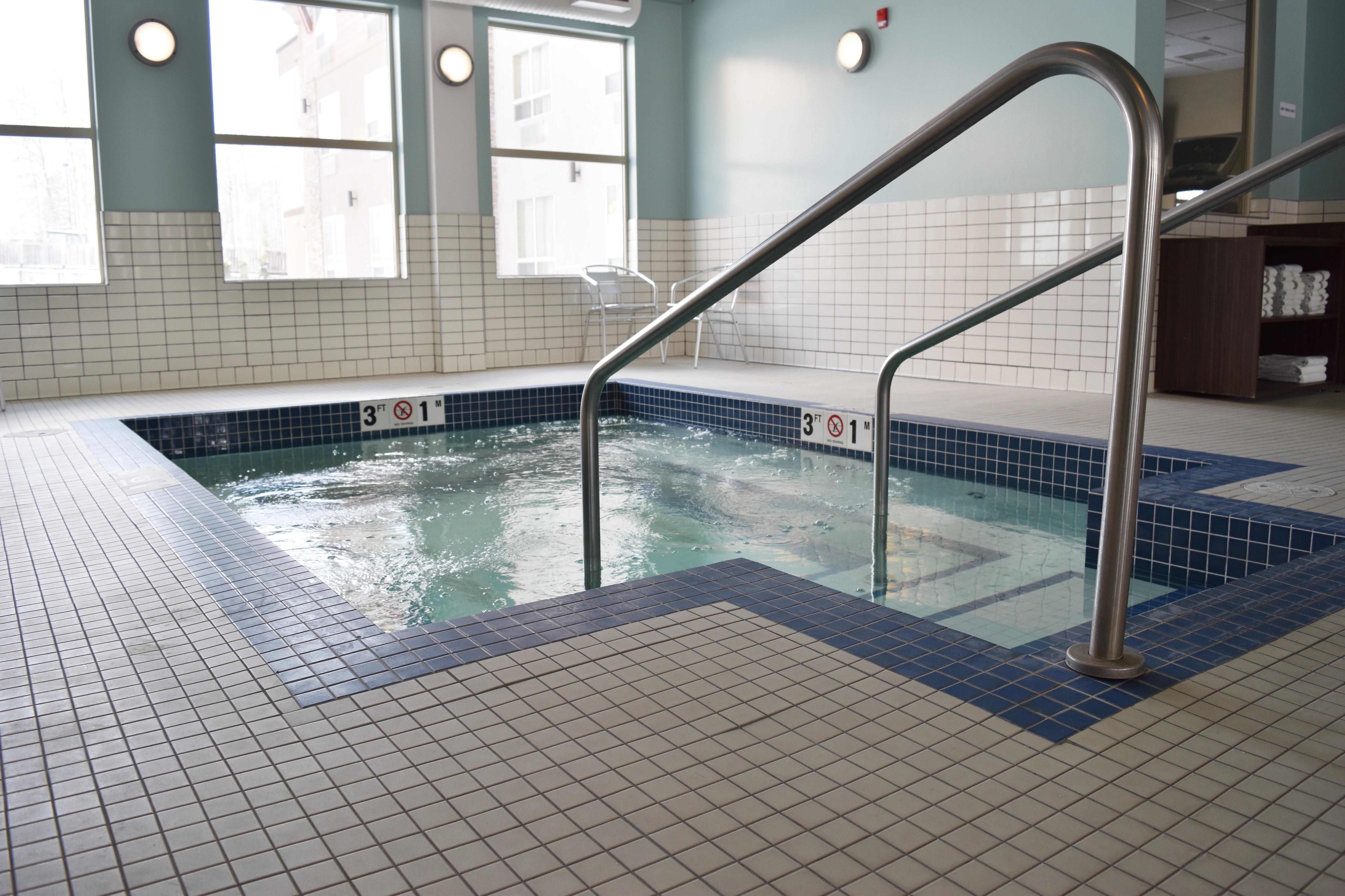 Holiday Inn Express Golden-Kicking Horse By Ihg Zewnętrze zdjęcie