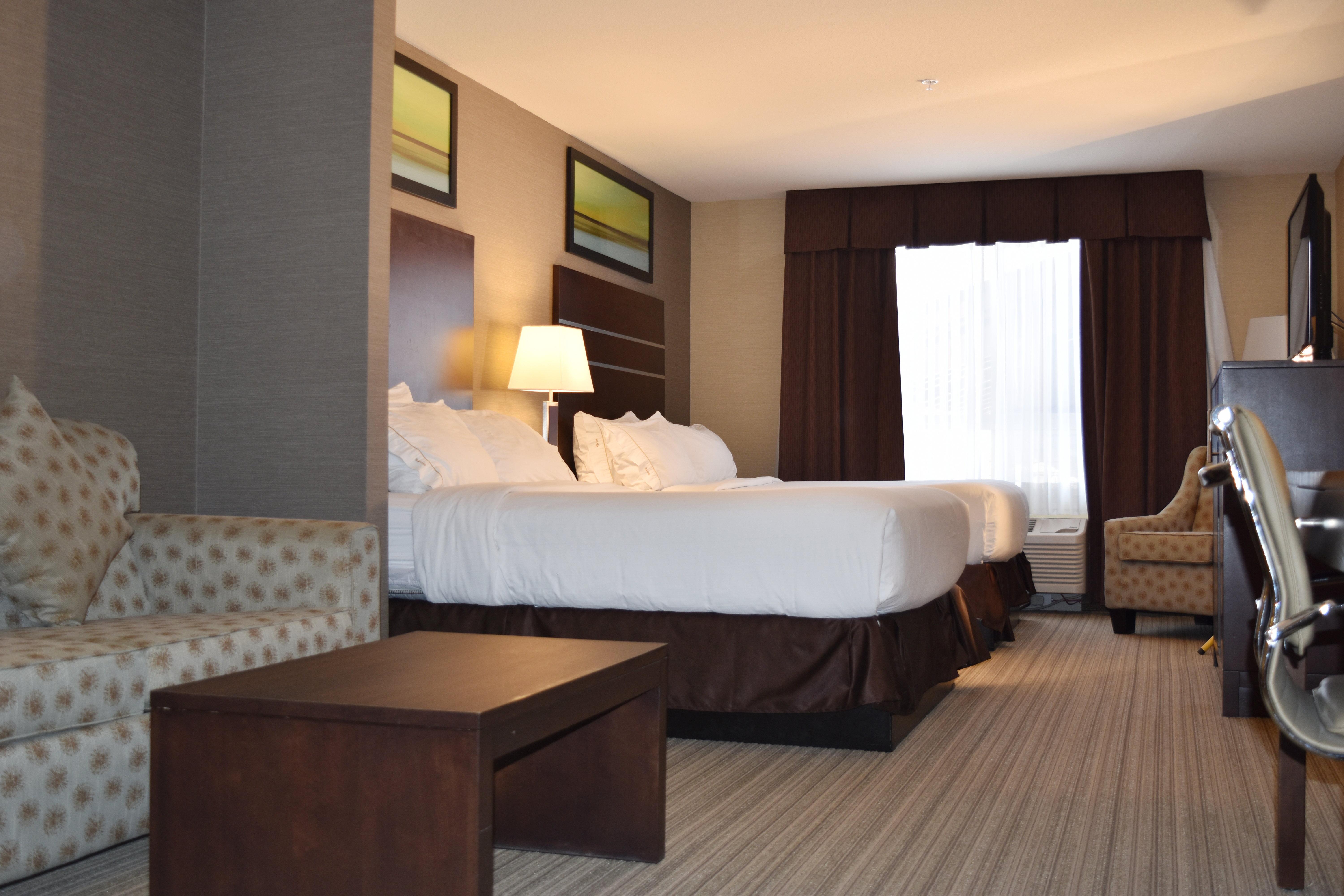 Holiday Inn Express Golden-Kicking Horse By Ihg Zewnętrze zdjęcie