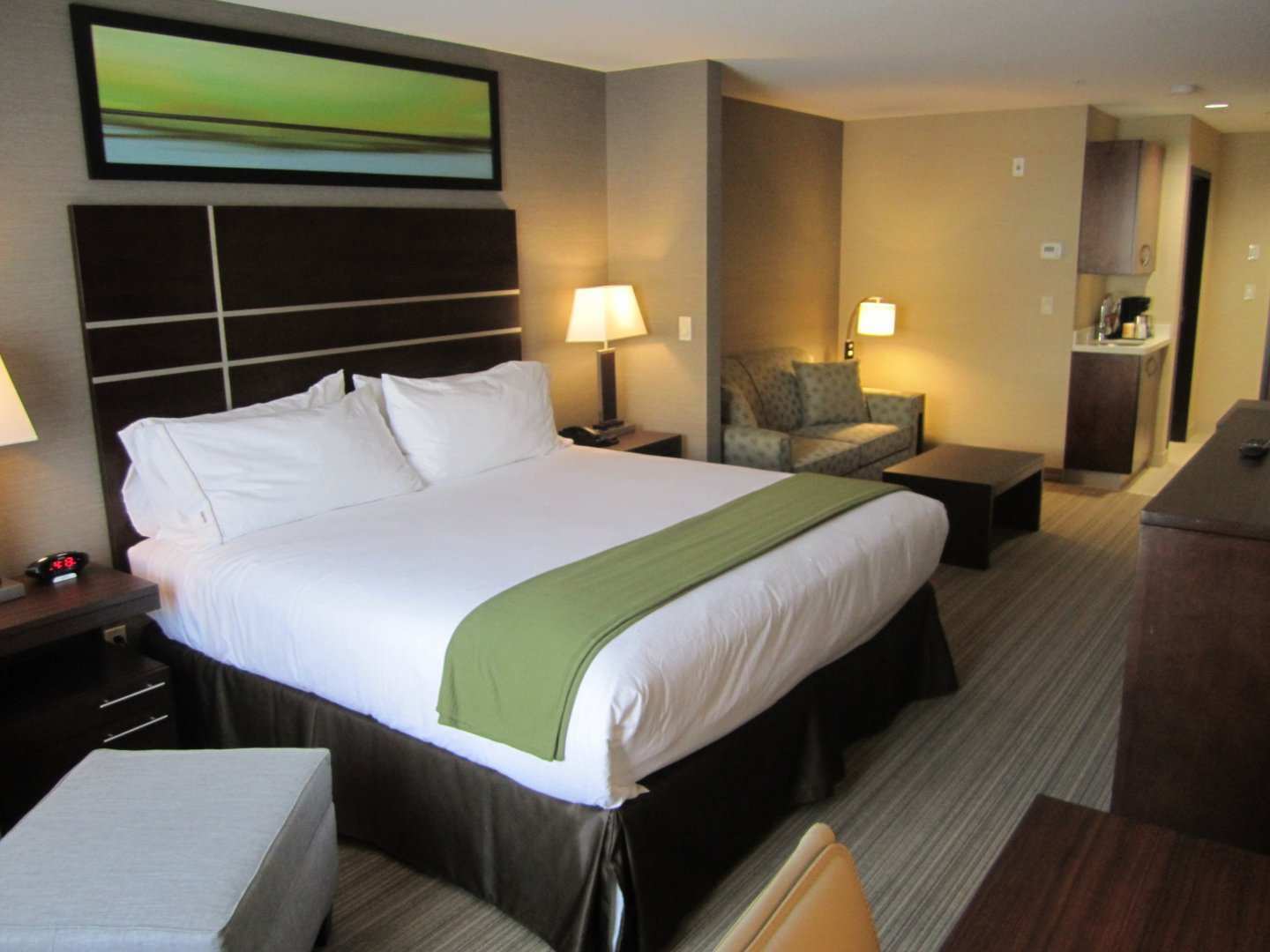 Holiday Inn Express Golden-Kicking Horse By Ihg Zewnętrze zdjęcie